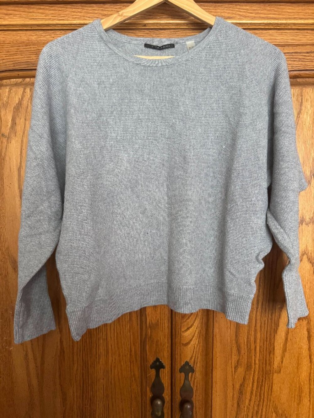T Tahari Light Gray Crew Neck Sweater